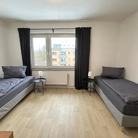 Moderne Zentral Zur A1 Und A21 *